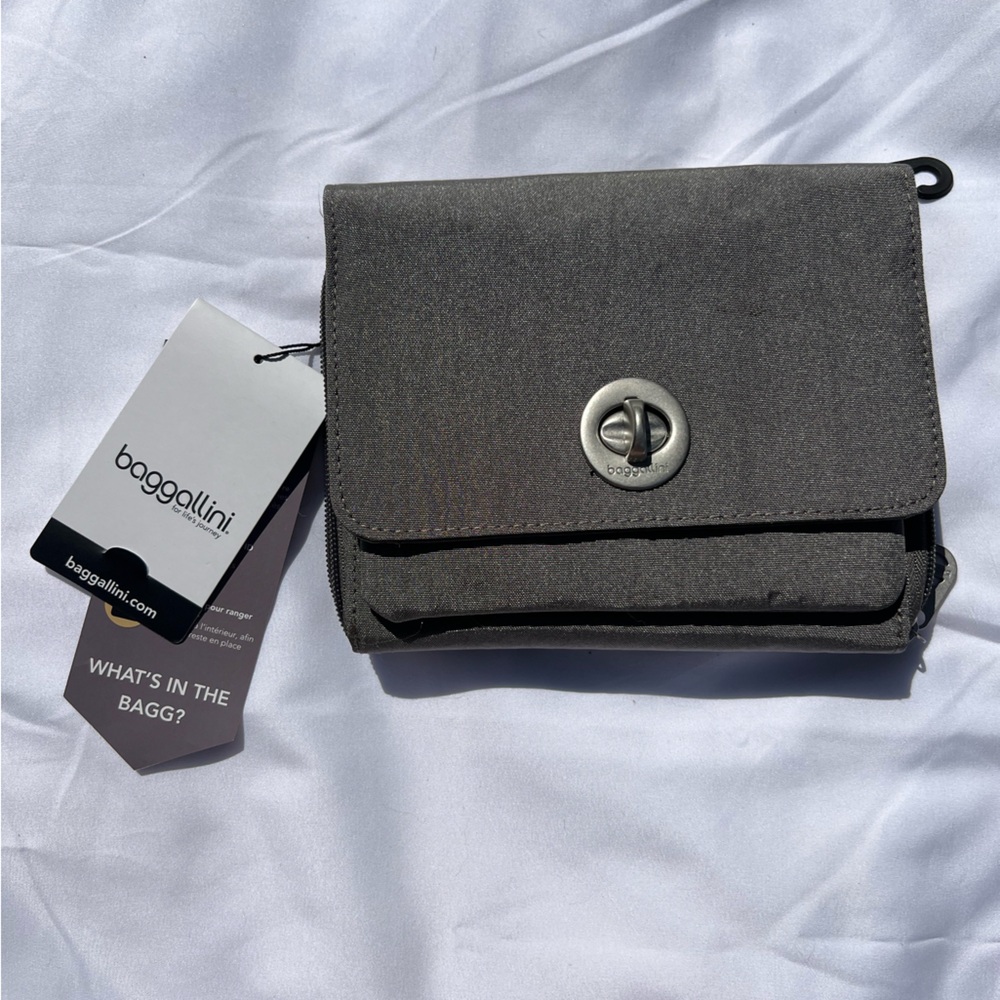 Baggallini Madrid Flap Crossbody